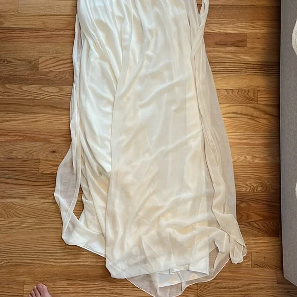 BNWT Ceremony by Joanne August Halter Wrap Chiffon Dress in Off-White size M - Picture 12 of 16